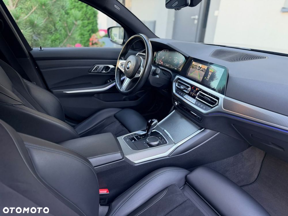 BMW Seria 3 320d xDrive M Sport sport - 33