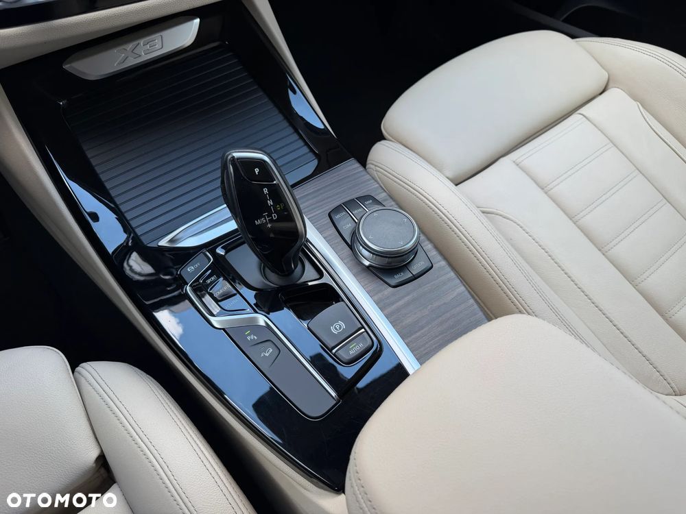 BMW X3 xDrive20d Luxury Line - 21