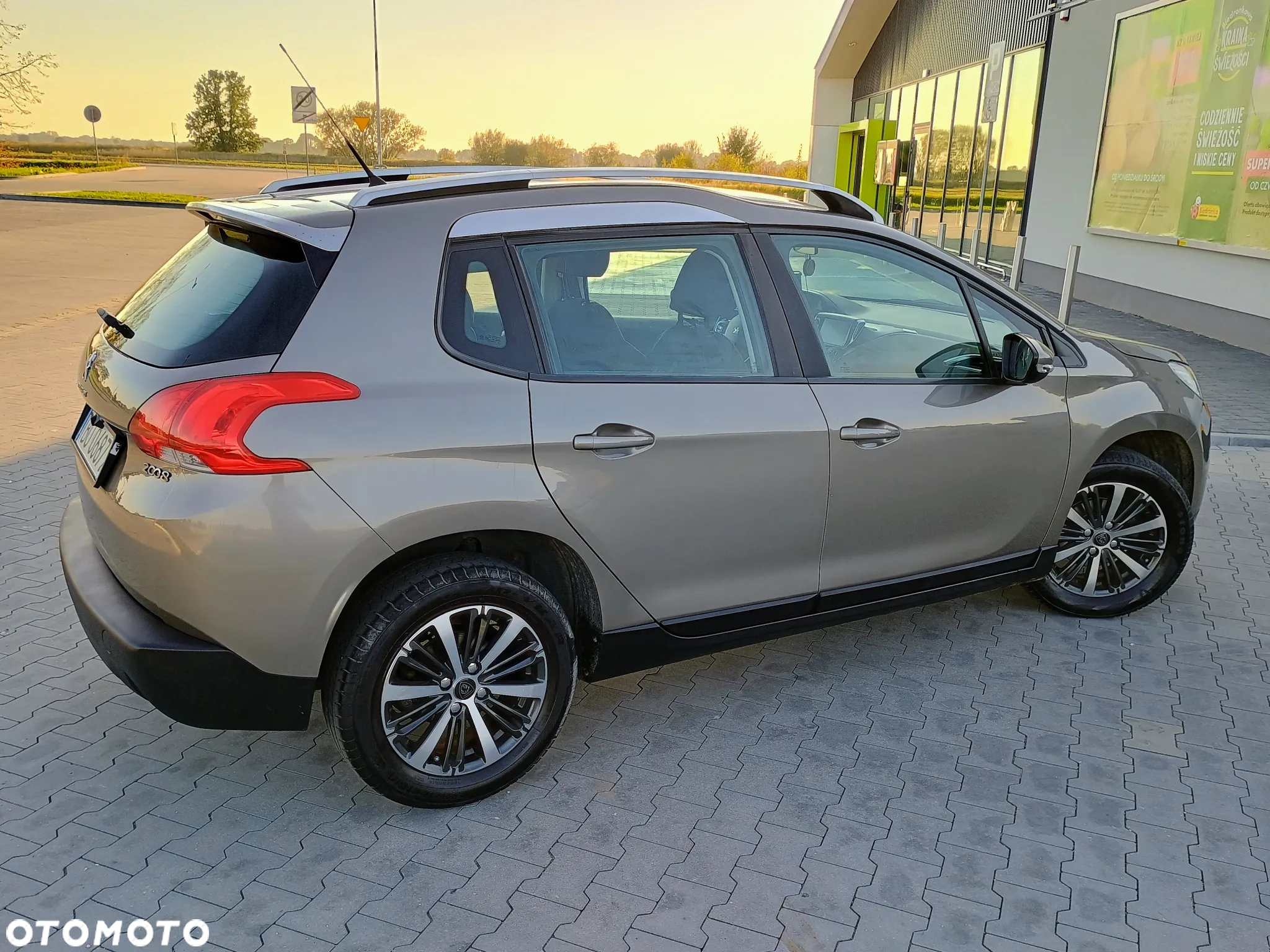 Peugeot 2008 1.2 Pure Tech Active - 7