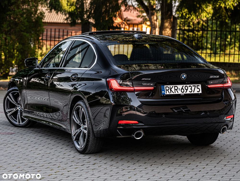 BMW Seria 3 330i xDrive M Sport - 25