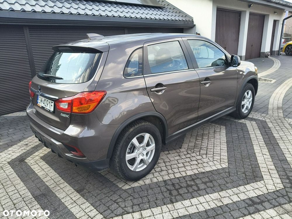 Mitsubishi ASX - 5