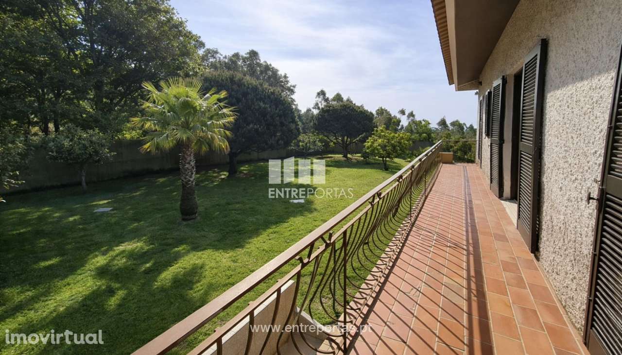 Venda de Moradia V5 individual, com 5530m2 terreno, Terroso, P. Varzim - Grande imagem: 3/33