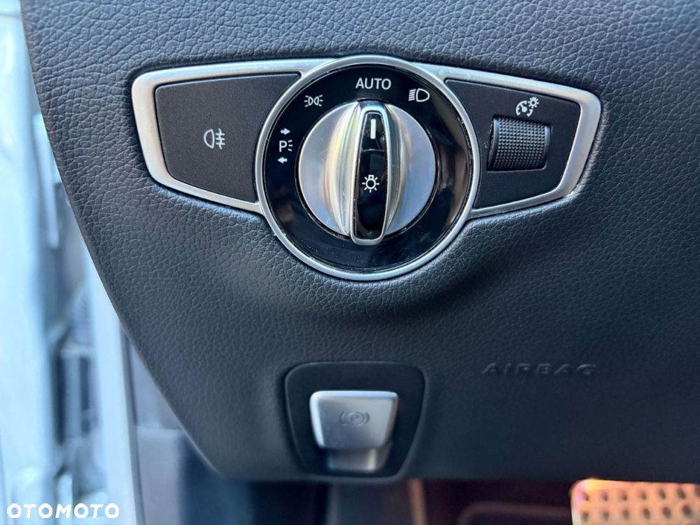 Mercedes-Benz Klasa E 220 d 9G-TRONIC Exclusive - 27