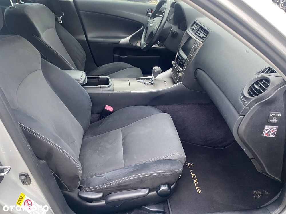 Lexus IS 250 Prestige - 25