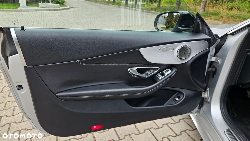 Mercedes-Benz Klasa C 200 9G-TRONIC AMG Line - 20