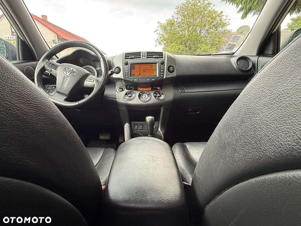 Toyota RAV4 2.2 D-4D 4x4 Automatik Executive - 24