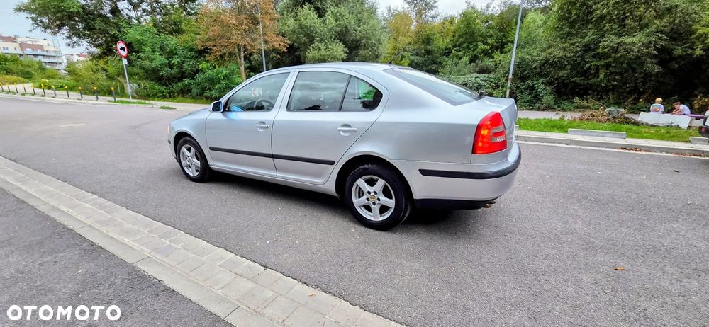 Skoda Octavia 2.0 TDI Elegance DSG - 6