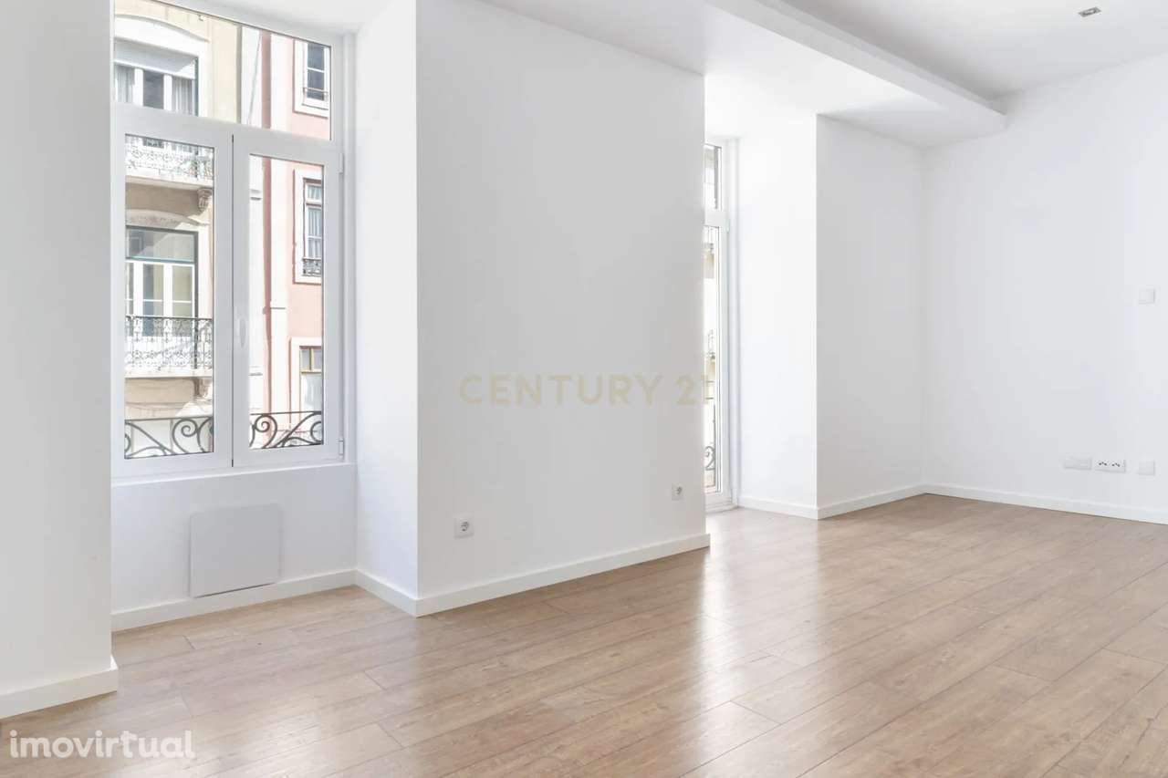 Apartamento T3 renovado, com elevador e 2WC em Arroios, Lisboa. Para A - Grande imagem: 2/31