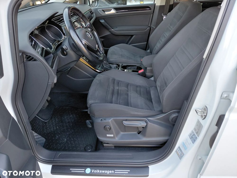 Volkswagen Touran - 13