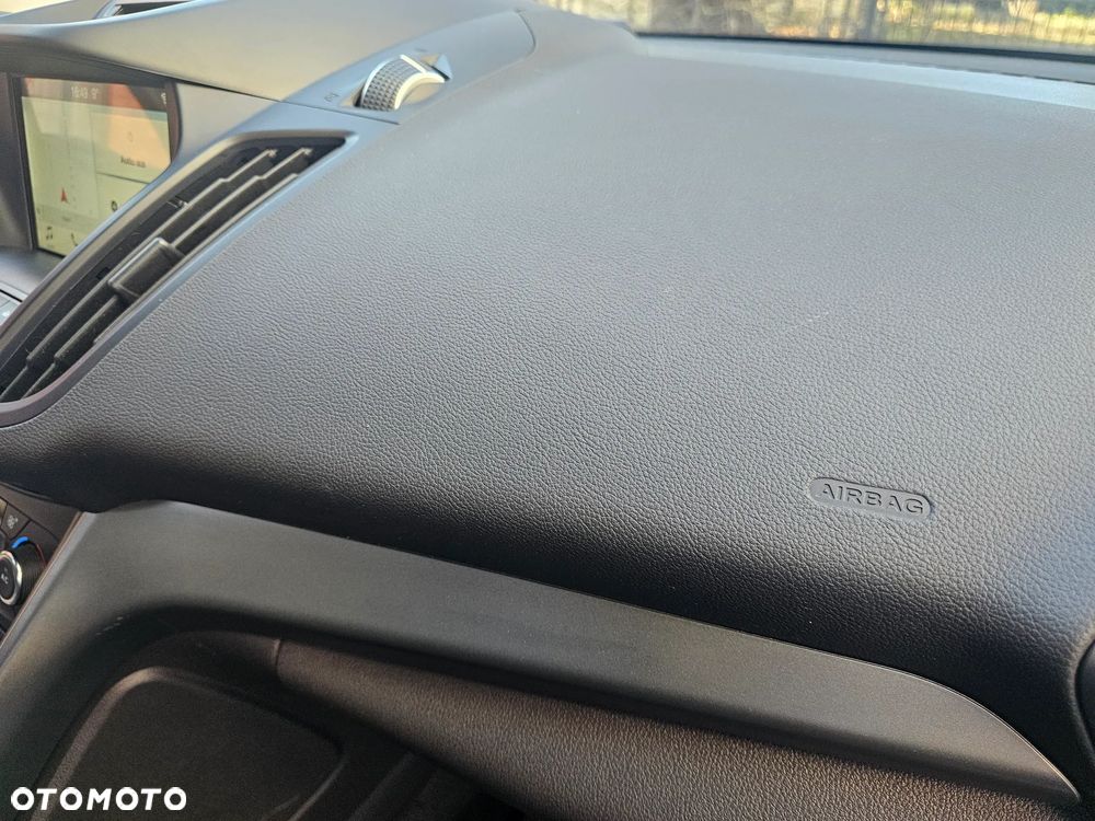 Ford Kuga 2.0 TDCi 4WD Titanium - 24