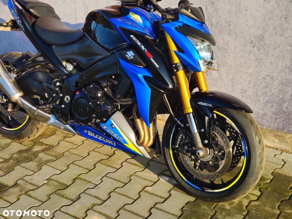 Suzuki GSX - 2