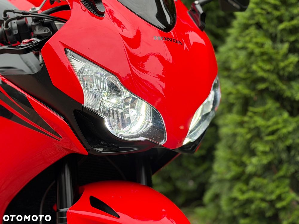 Honda CBR - 26