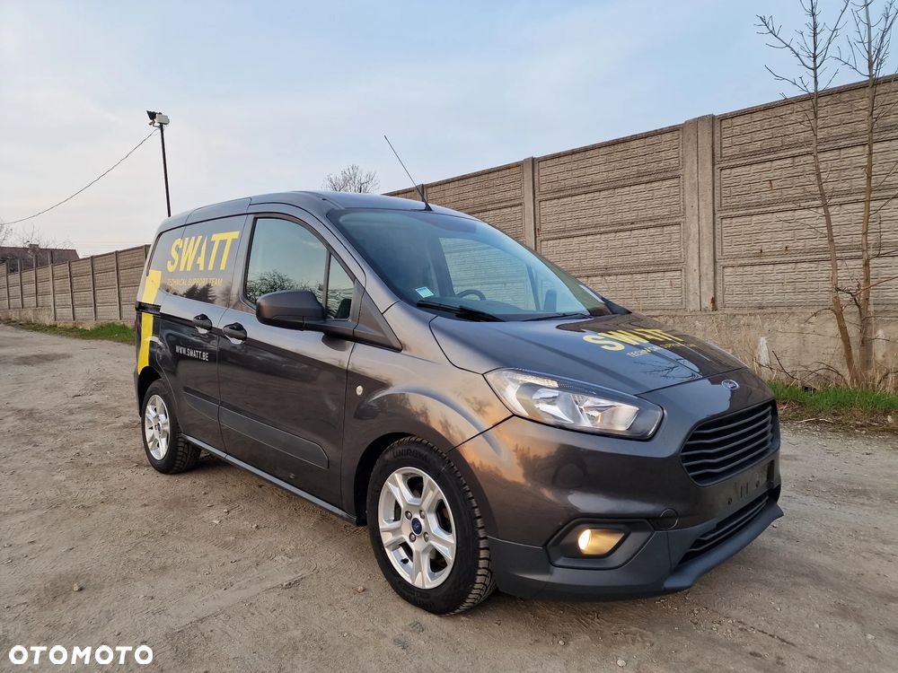 Ford Transit Courier - 33