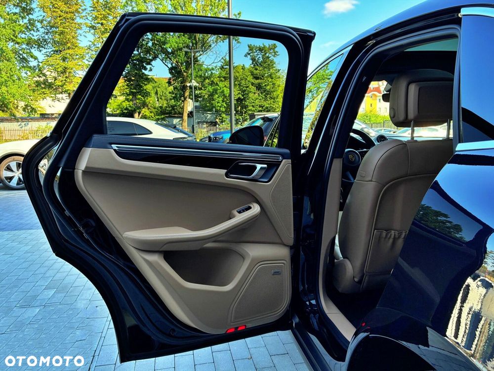 Porsche Macan - 40