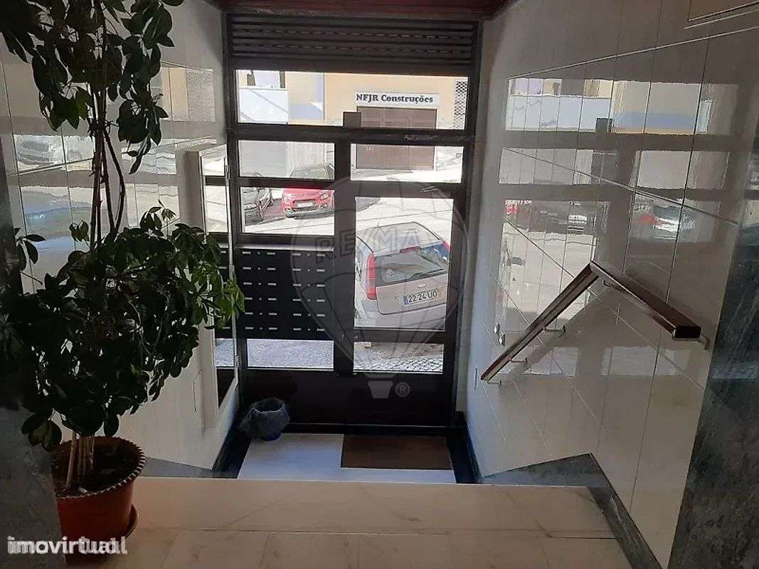 Apartamento T1 para venda - Grande imagem: 2/13