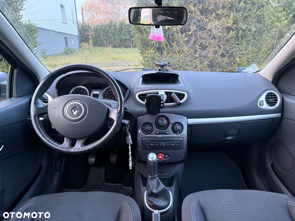 Renault Clio 1.2 16V Alize - 12
