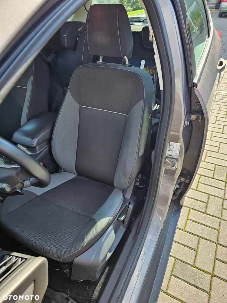 Ford Focus 1.6 Trend - 12