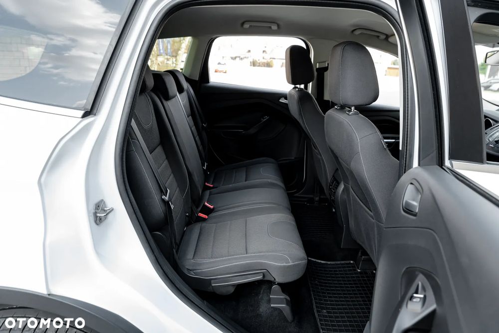 Ford Kuga 2.0 TDCi 2x4 Titanium - 14