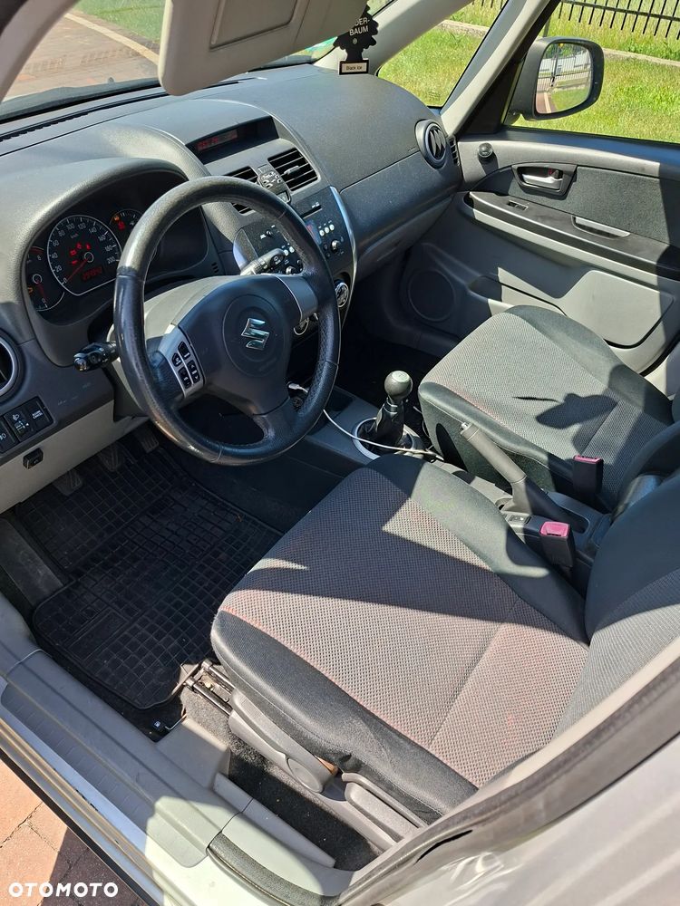 Suzuki SX4 - 4