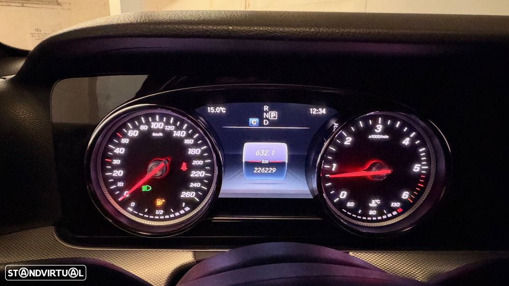 Mercedes-Benz E 220 - 16