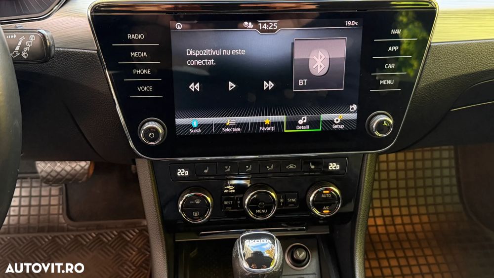 Skoda Superb Combi 2.0 TDI DSG Ambition - 30