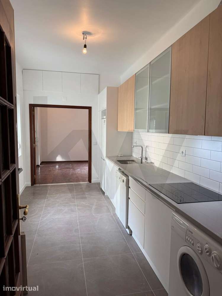 Arrenda apartamento T3 (4 assoalhadas), com muito cachet, em Campo de - Grande imagem: 2/23