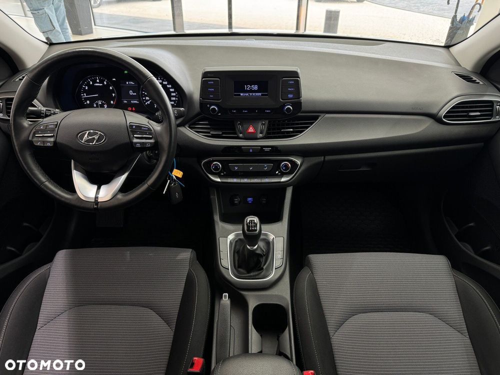 Hyundai i30 1.5 DPI Classic + - 14