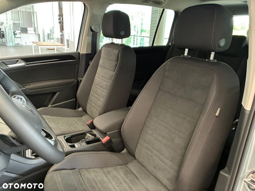 Volkswagen Touran - 5