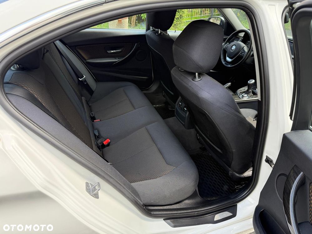 BMW Seria 3 320d Blue Performance Luxury Line - 17