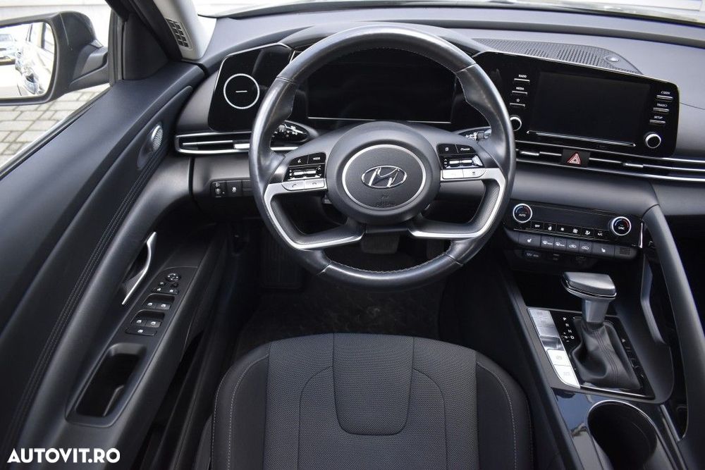 Hyundai Elantra 1.6 l 123 CP CVT Exclusive - 11