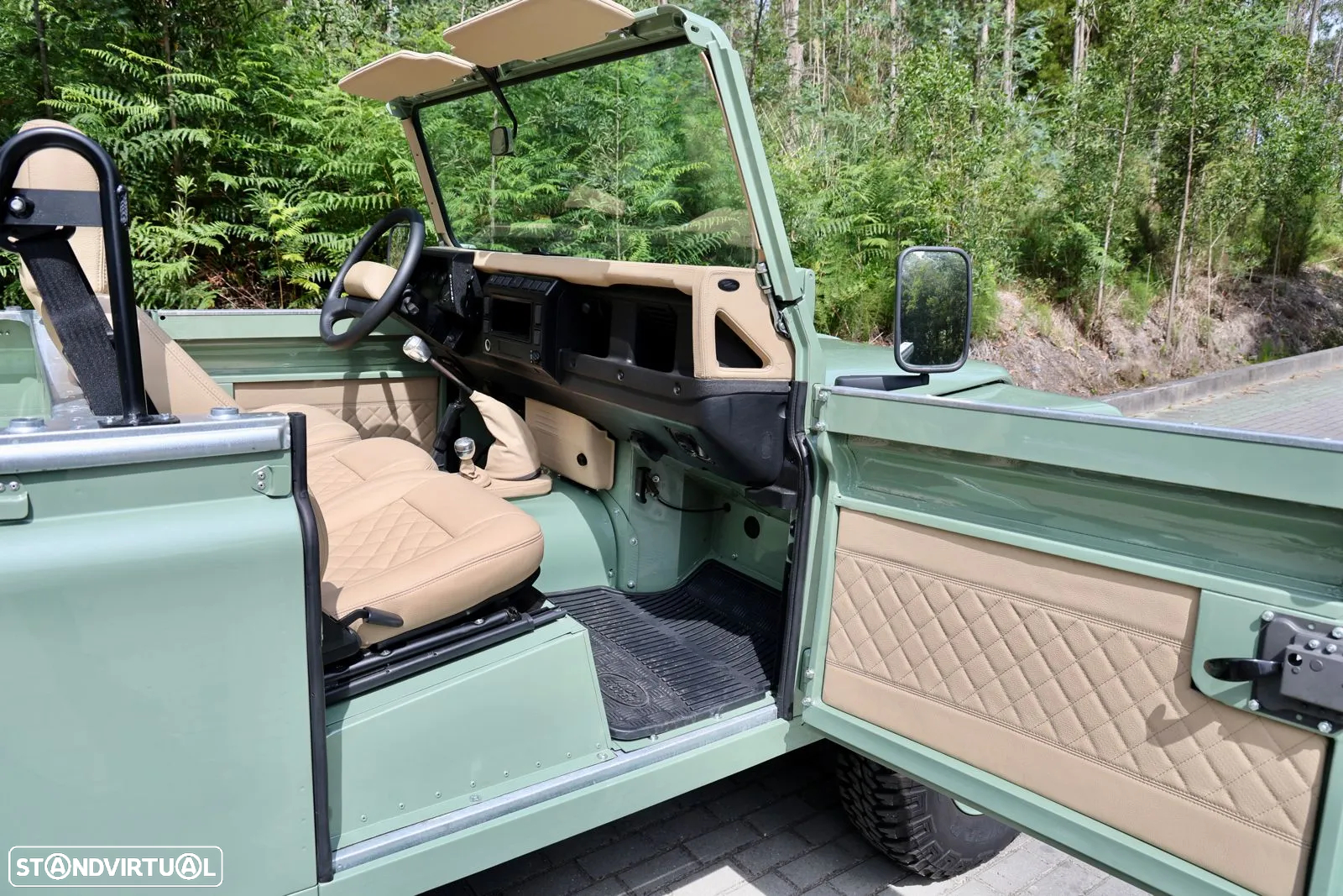 Land Rover Defender 90 2.5 Td5 Soft Top - 9