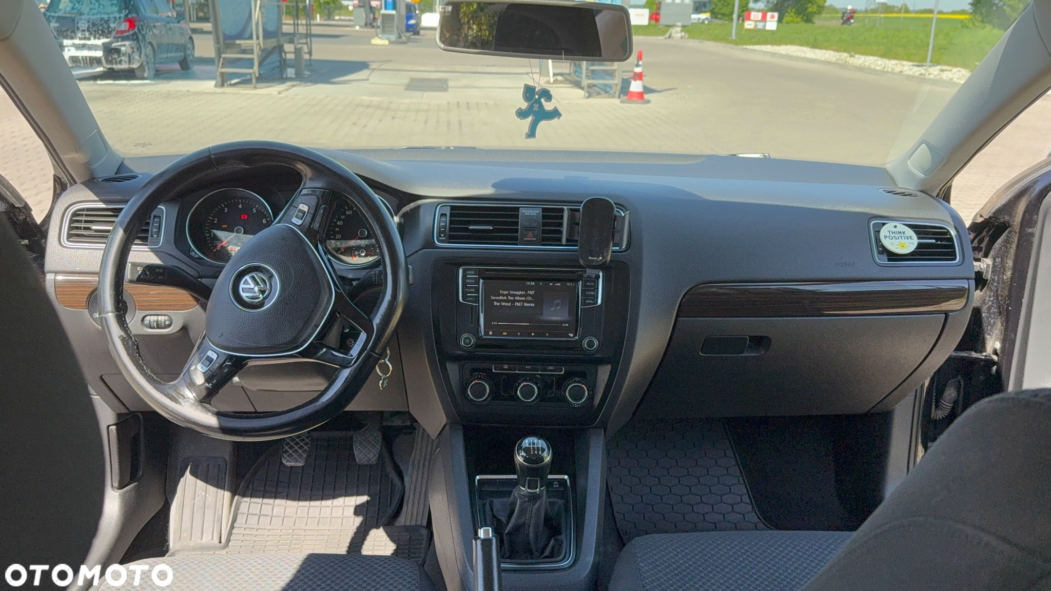 Volkswagen Jetta - 5