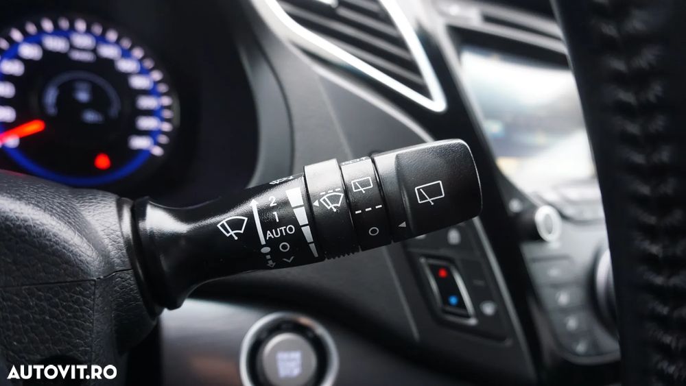 Hyundai i40 i40cw 1.7 CRDi Automatik Fifa World Cup Edition Gold - 22