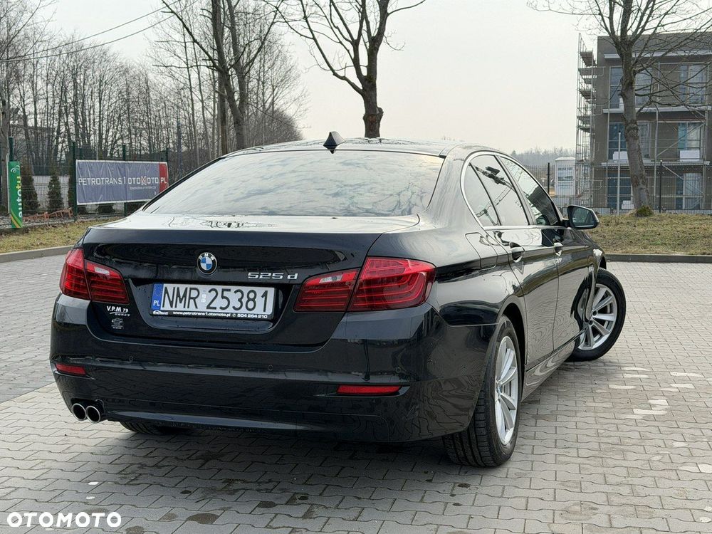 BMW Seria 5 525d Sport-Aut - 11