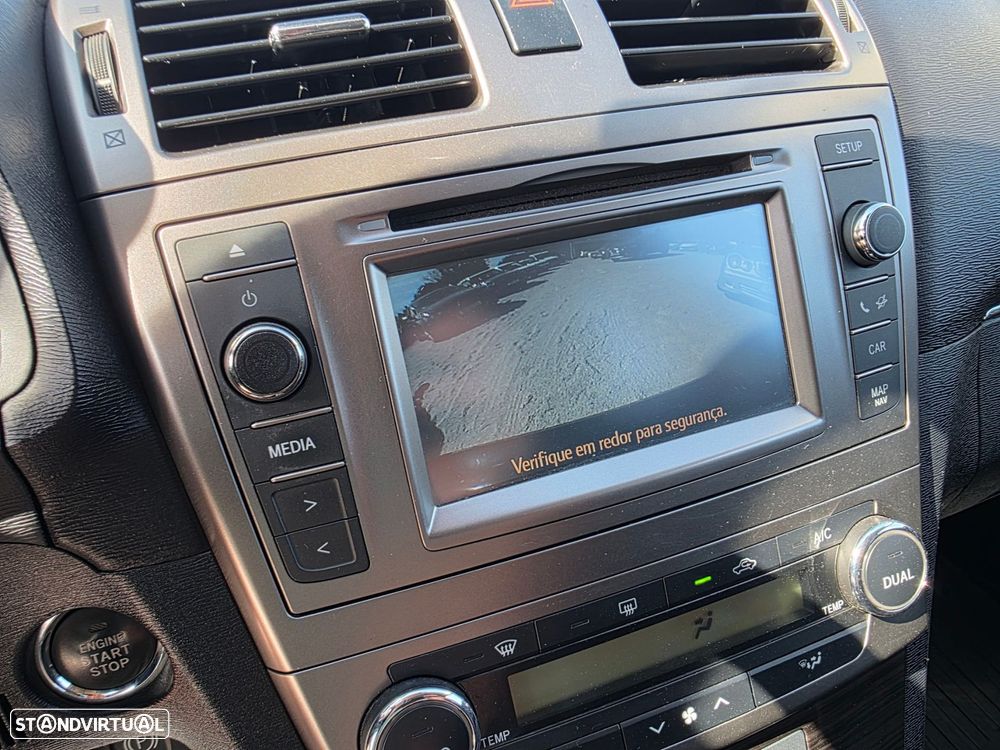 Toyota Avensis Touring Sports 2.0 D-4D Luxury - 15