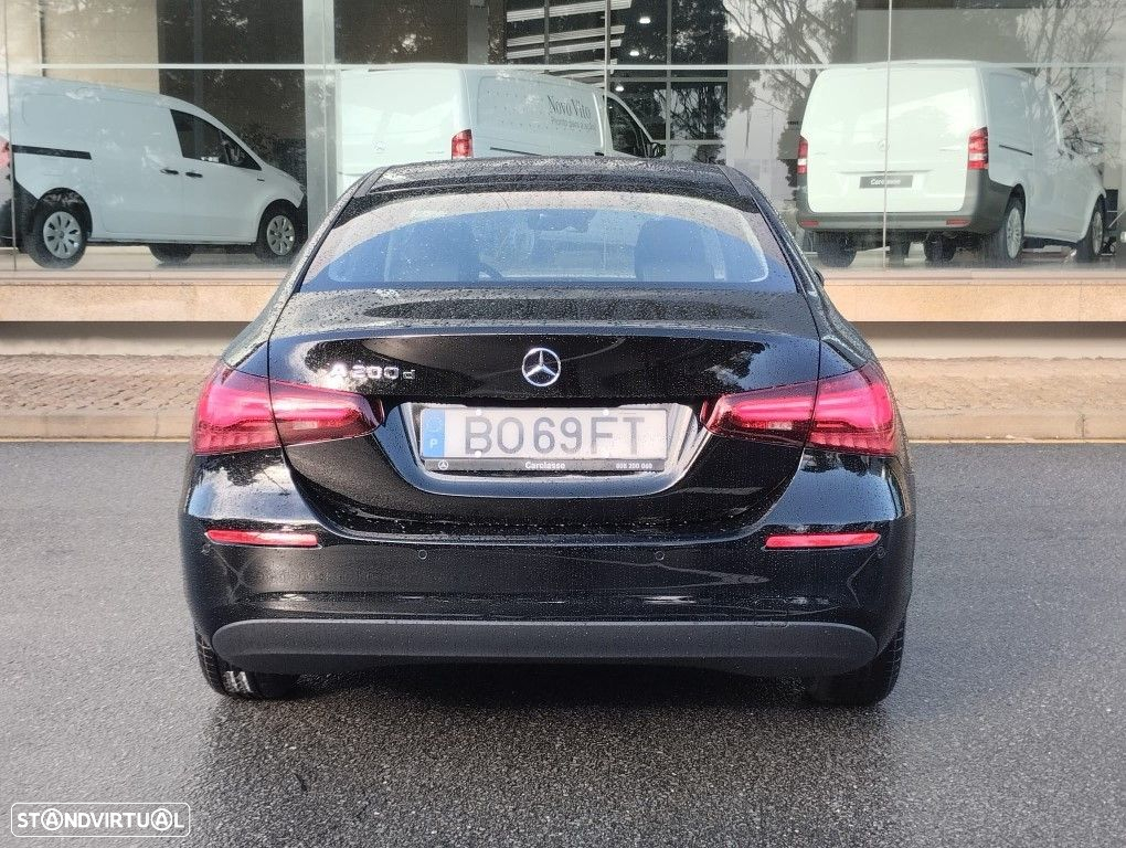Mercedes-Benz A 200 Limousine d - 14