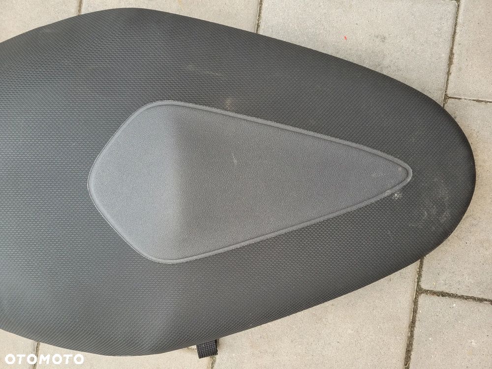 Kanapa, fotel, siedzenie Suzuki Gladius 650 - 6