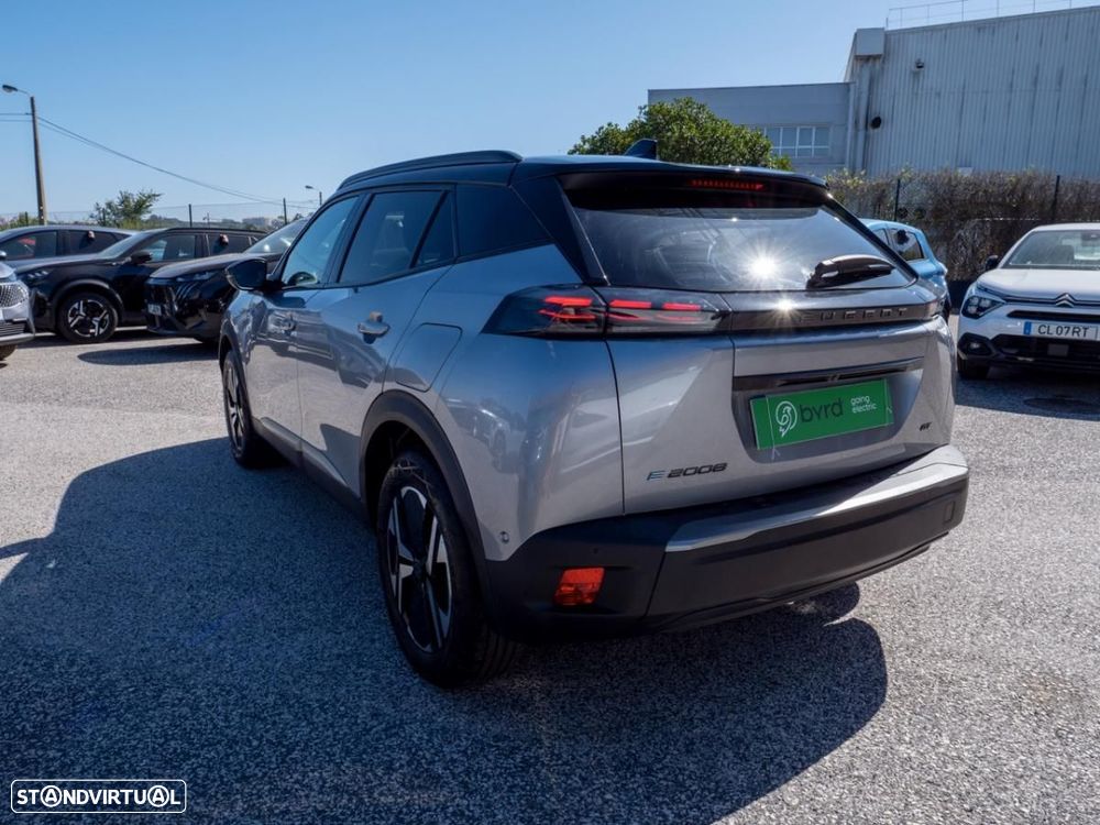 Peugeot e-2008 50 kWh GT - 11