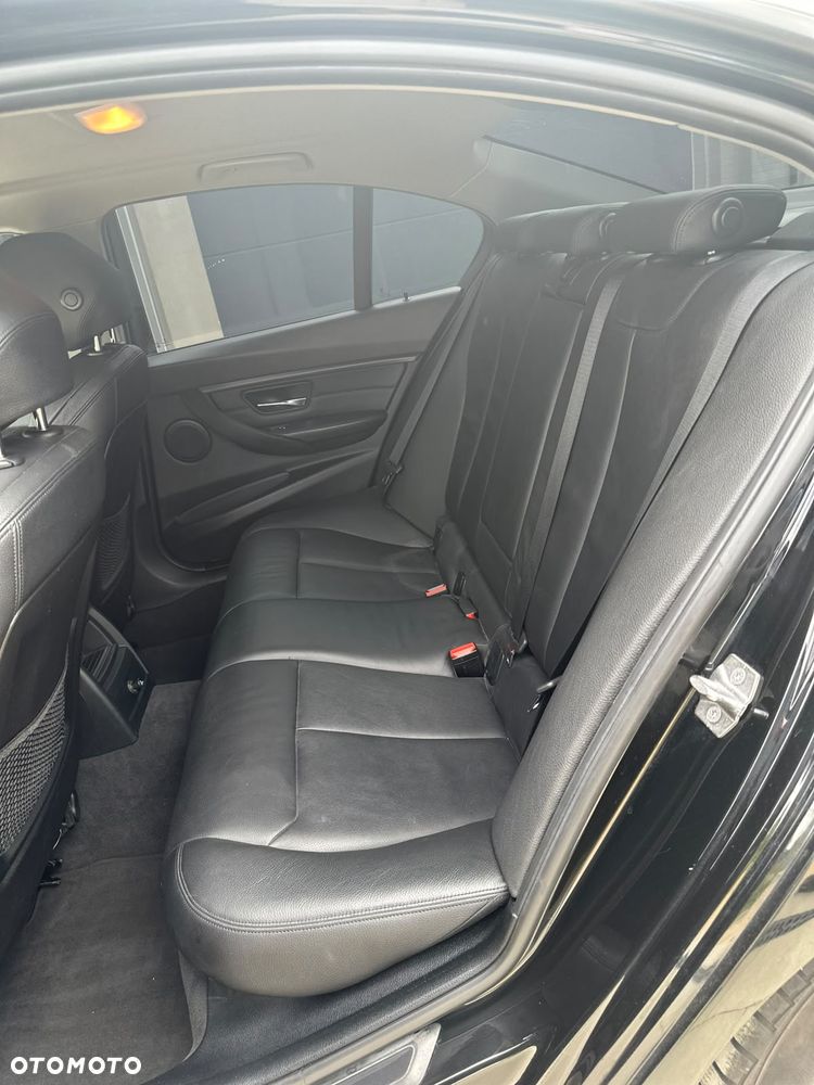 BMW Seria 3 318i M Sport - 6