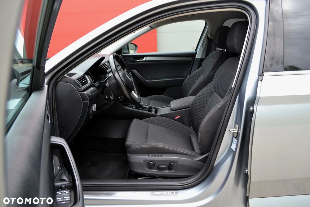 Skoda Superb 2.0 TDI Sportline DSG - 6