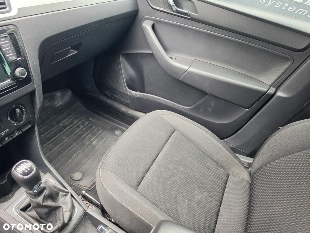 Skoda RAPID 1.6 TDI DPF Style - 6
