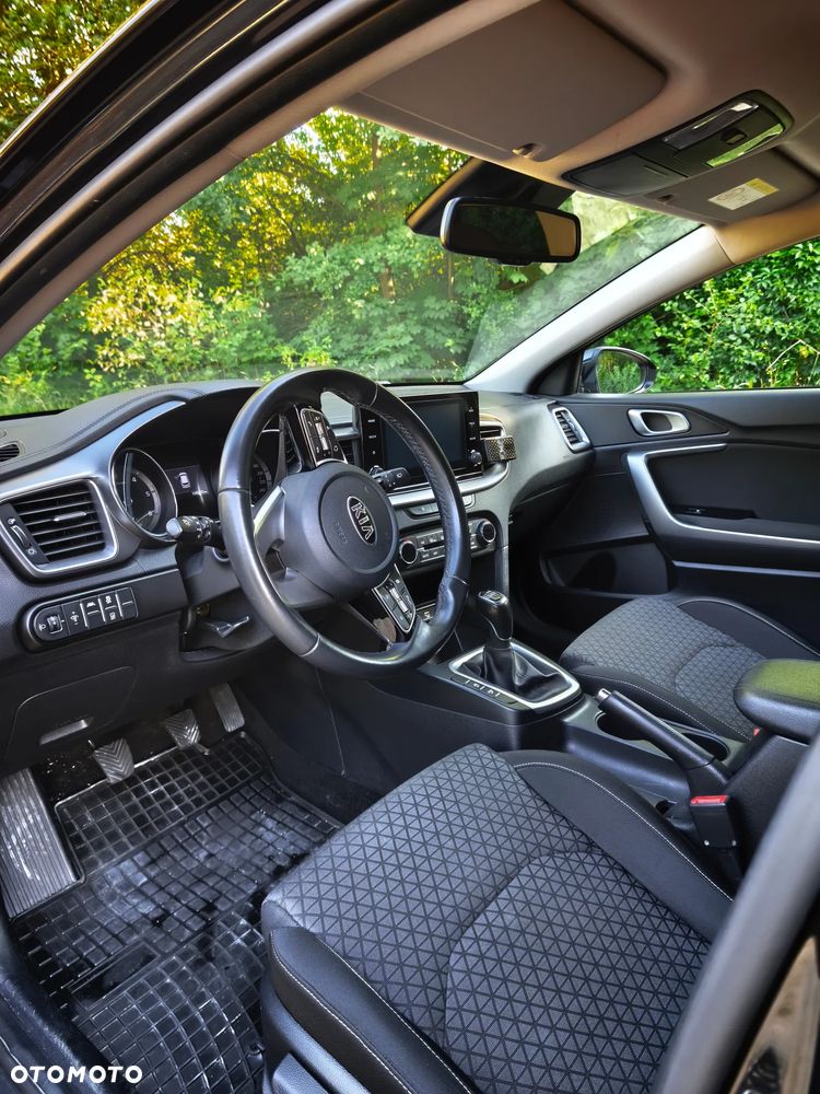 Kia Ceed 1.6 CRDi SCR M - 21