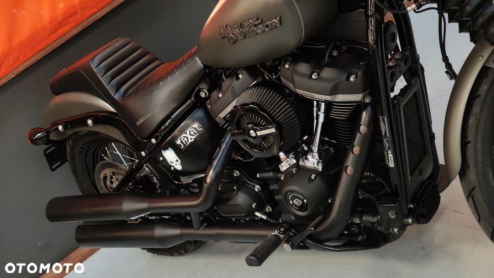 Harley-Davidson Softail Street Bob - 23