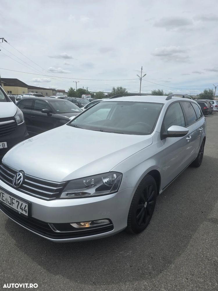 VOLKSWAGEN Passat 2011