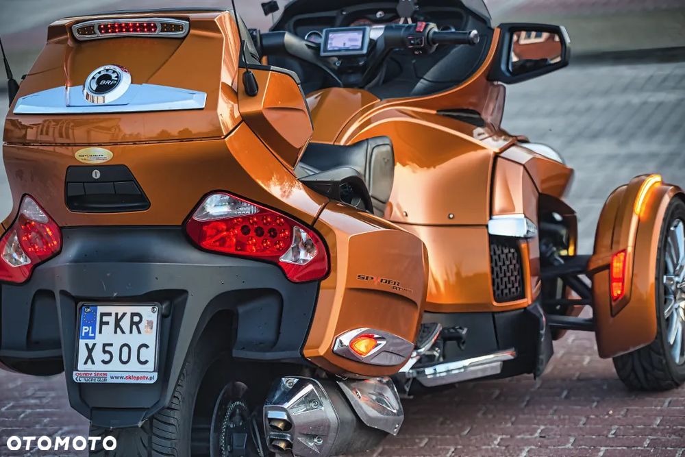 Can-Am Spyder - 18