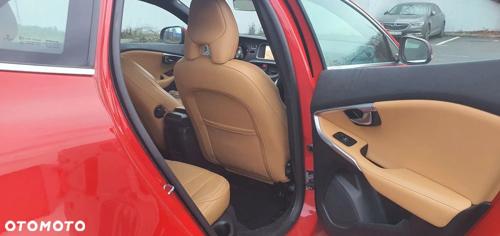 Volvo V40 D2 Inscription - 15