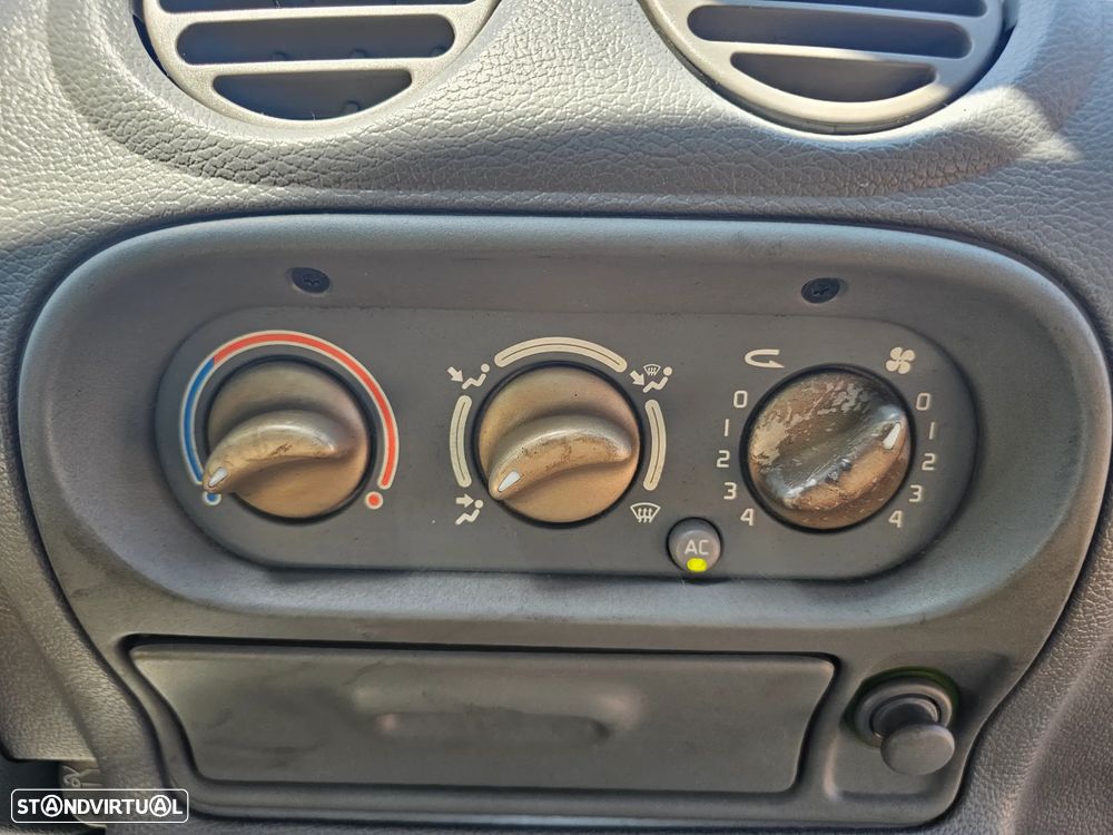 Renault Twingo 1.2 16V Initiale - 11