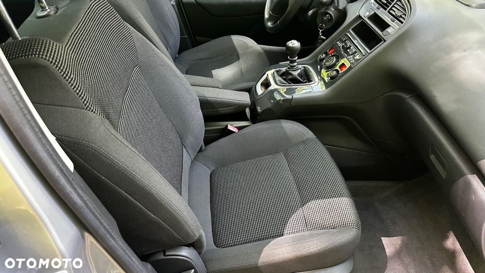 Peugeot 5008 1.6 THP Family 7os - 11