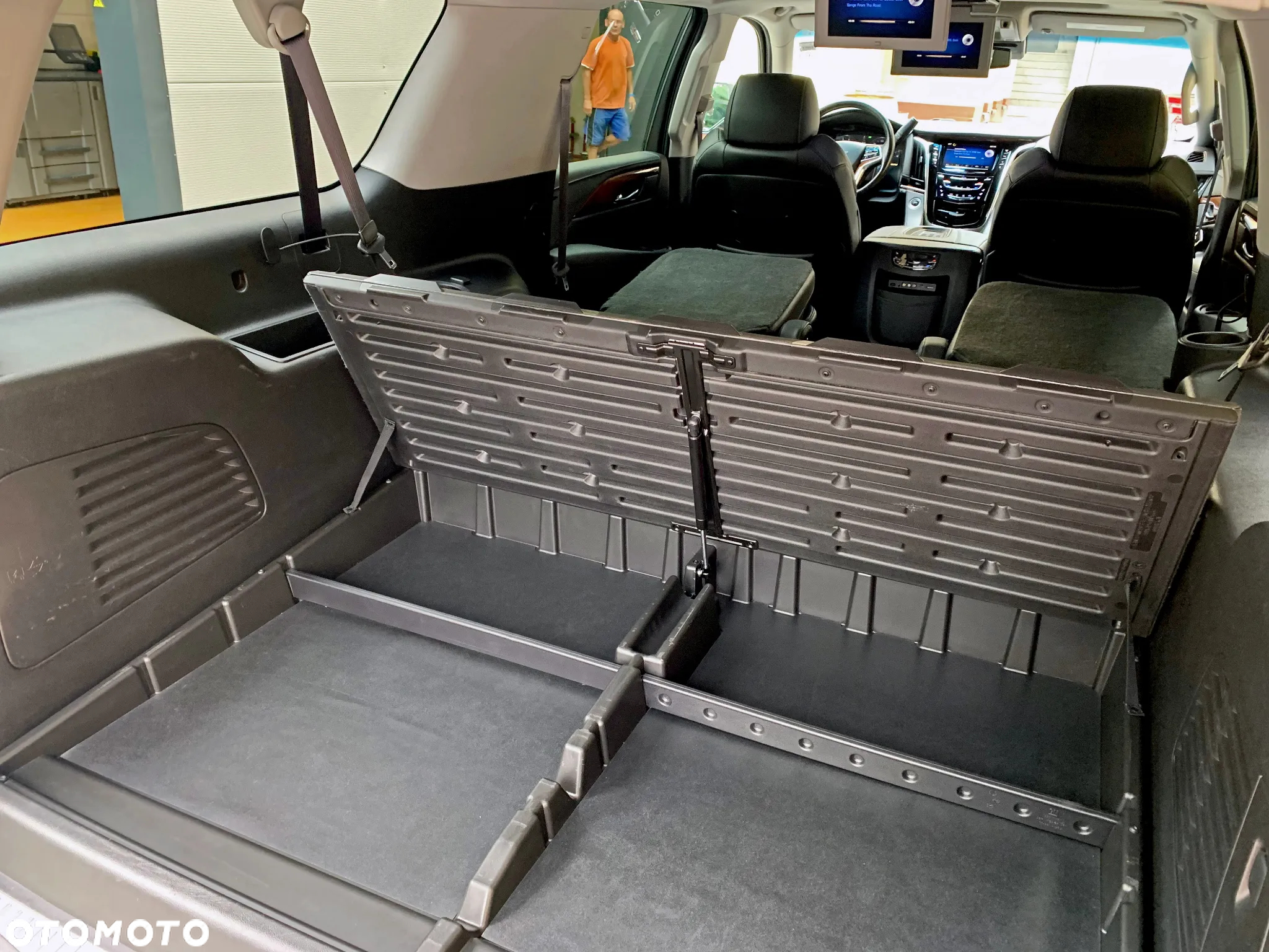 Cadillac Escalade ESV 6.2 V8 AWD AT Premium - 12