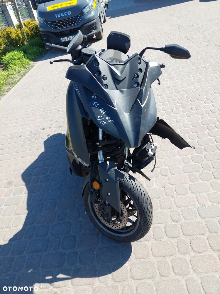 Yamaha X-max - 8